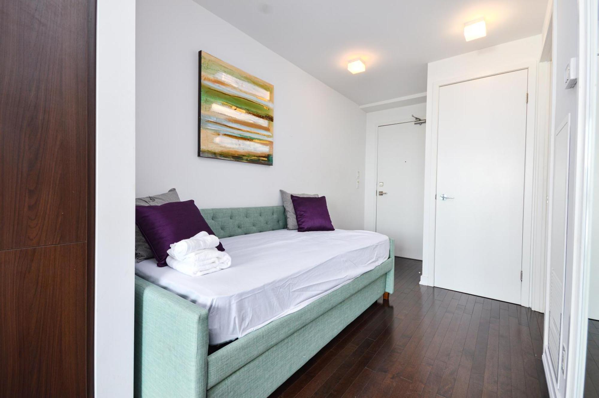 Downtown Toronto Condo Near Cn Tower, Scotiabank Arena, Rogers Centre, Union Station ภายนอก รูปภาพ