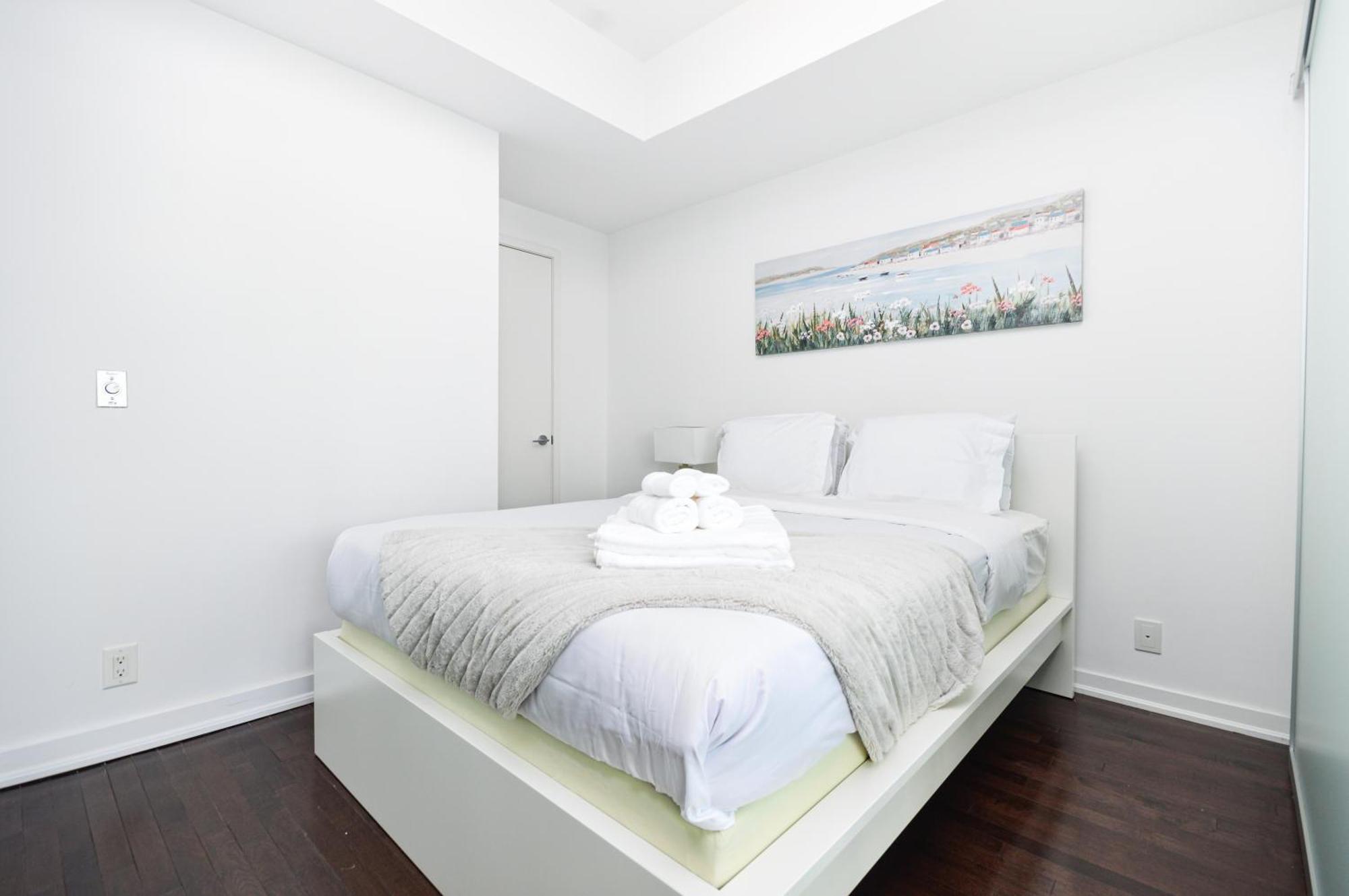Downtown Toronto Condo Near Cn Tower, Scotiabank Arena, Rogers Centre, Union Station ภายนอก รูปภาพ