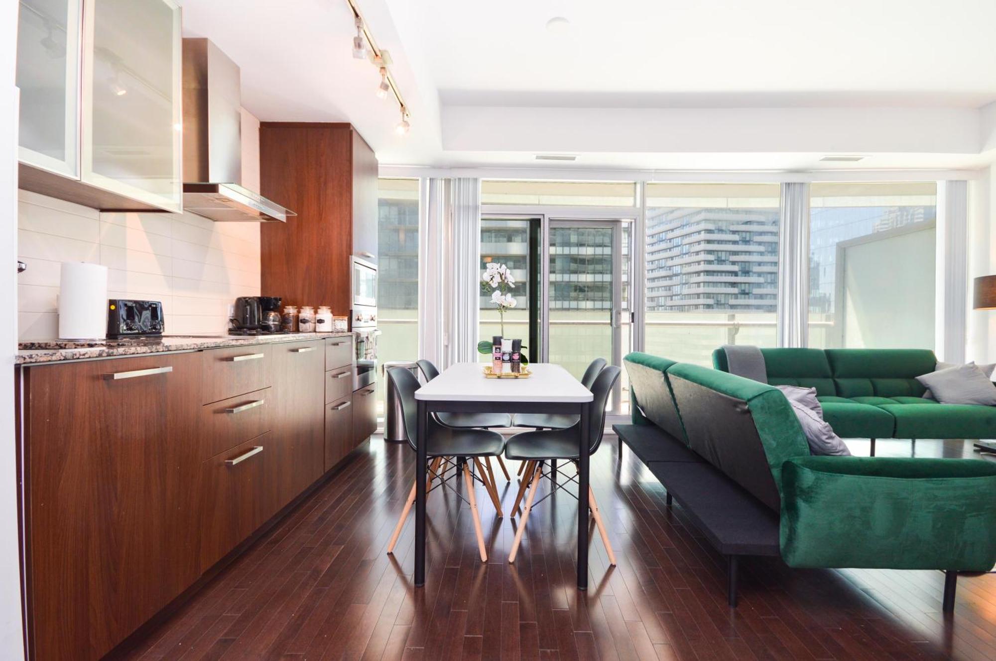 Downtown Toronto Condo Near Cn Tower, Scotiabank Arena, Rogers Centre, Union Station ภายนอก รูปภาพ