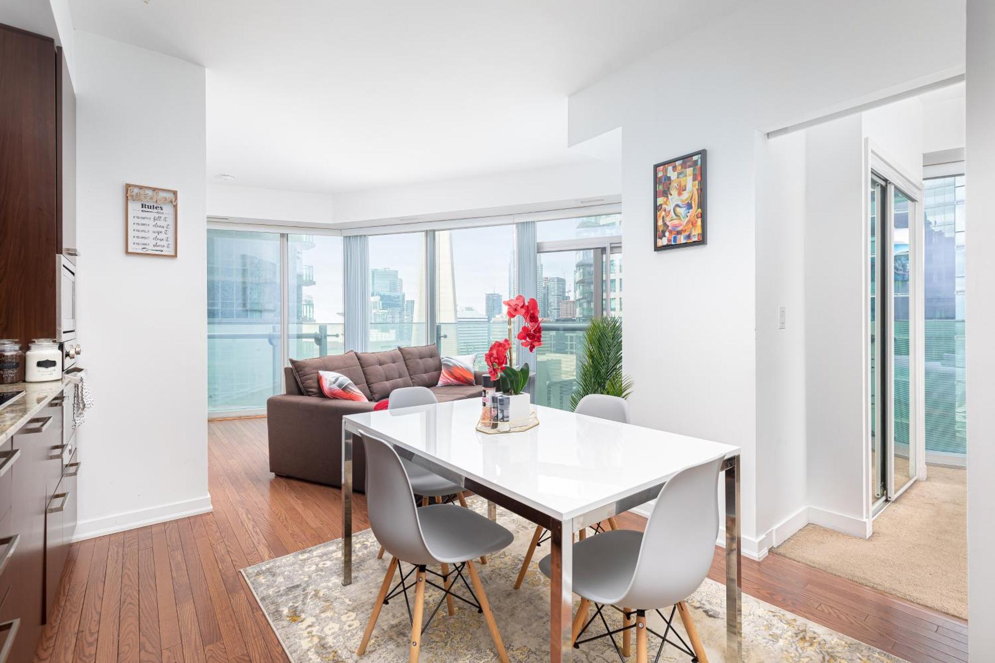 Downtown Toronto Condo Near Cn Tower, Scotiabank Arena, Rogers Centre, Union Station ภายนอก รูปภาพ