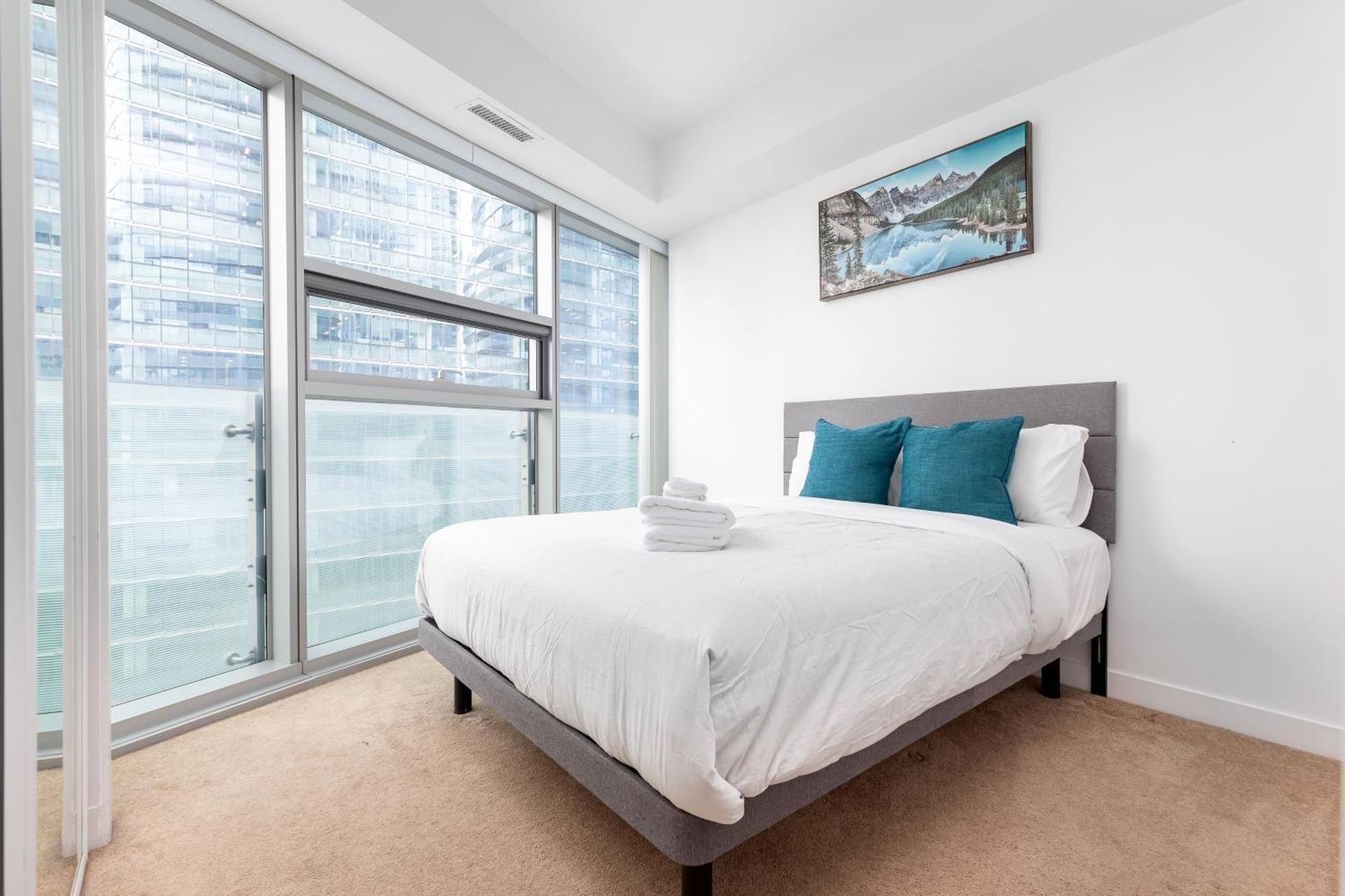 Downtown Toronto Condo Near Cn Tower, Scotiabank Arena, Rogers Centre, Union Station ภายนอก รูปภาพ
